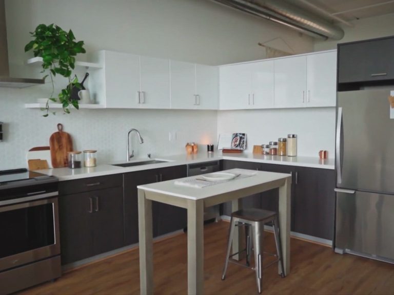 painting oak cabinets