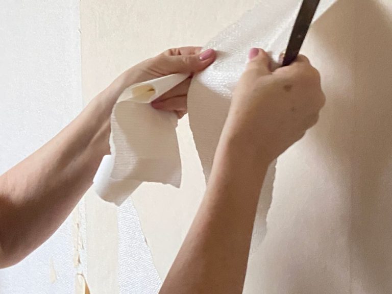 Stop the Peel Effective Solutions for Fixing Peeling Wallpaper