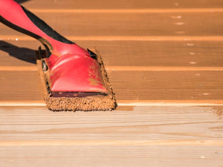 The Ultimate Guide to Choosing the Perfect Deck Stain or Sealant for your Home