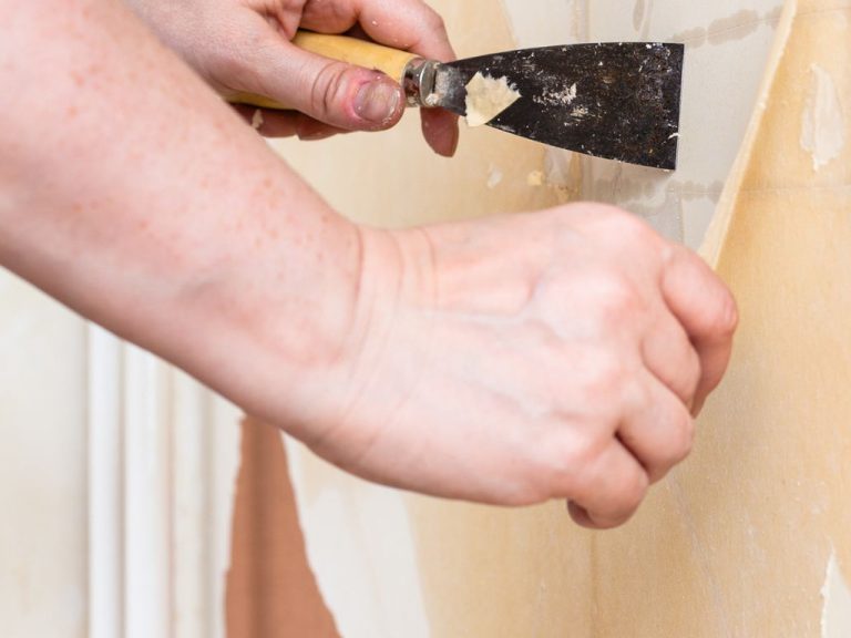 The Best Tools and Techniques for Effective Wallpaper Removal