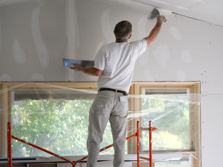When to DIY and When to Call the Pros for Drywall Repairs in Allen, TX