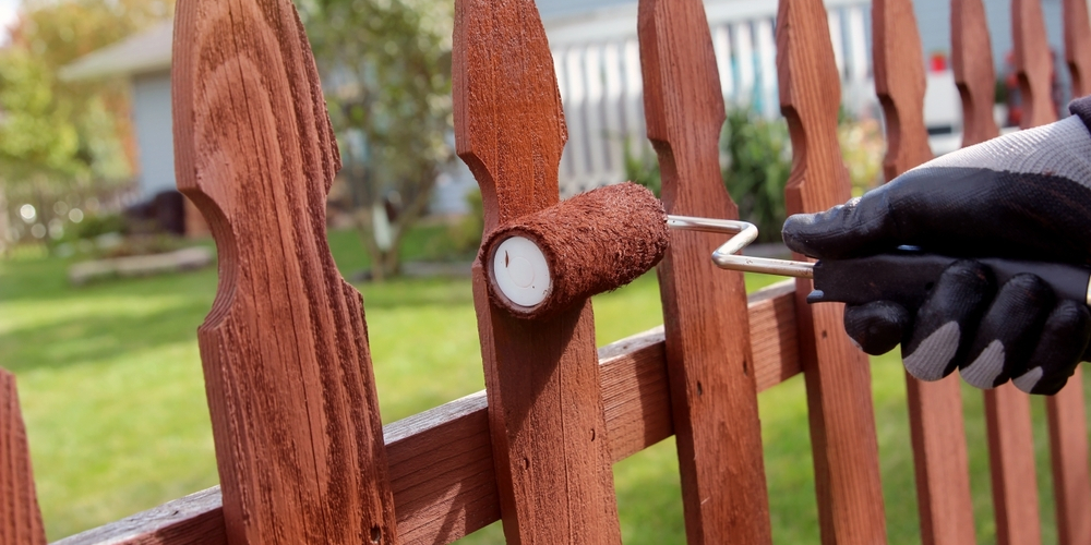 fence-painting-service fence-painting-service