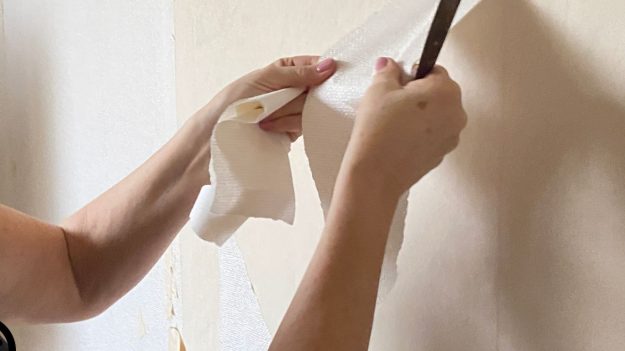 Stop the Peel Effective Solutions for Fixing Peeling Wallpaper Stop the Peel Effective Solutions for Fixing Peeling Wallpaper