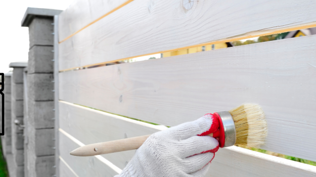 Top 5 Tips for Finding a Reliable Fence Painting Service