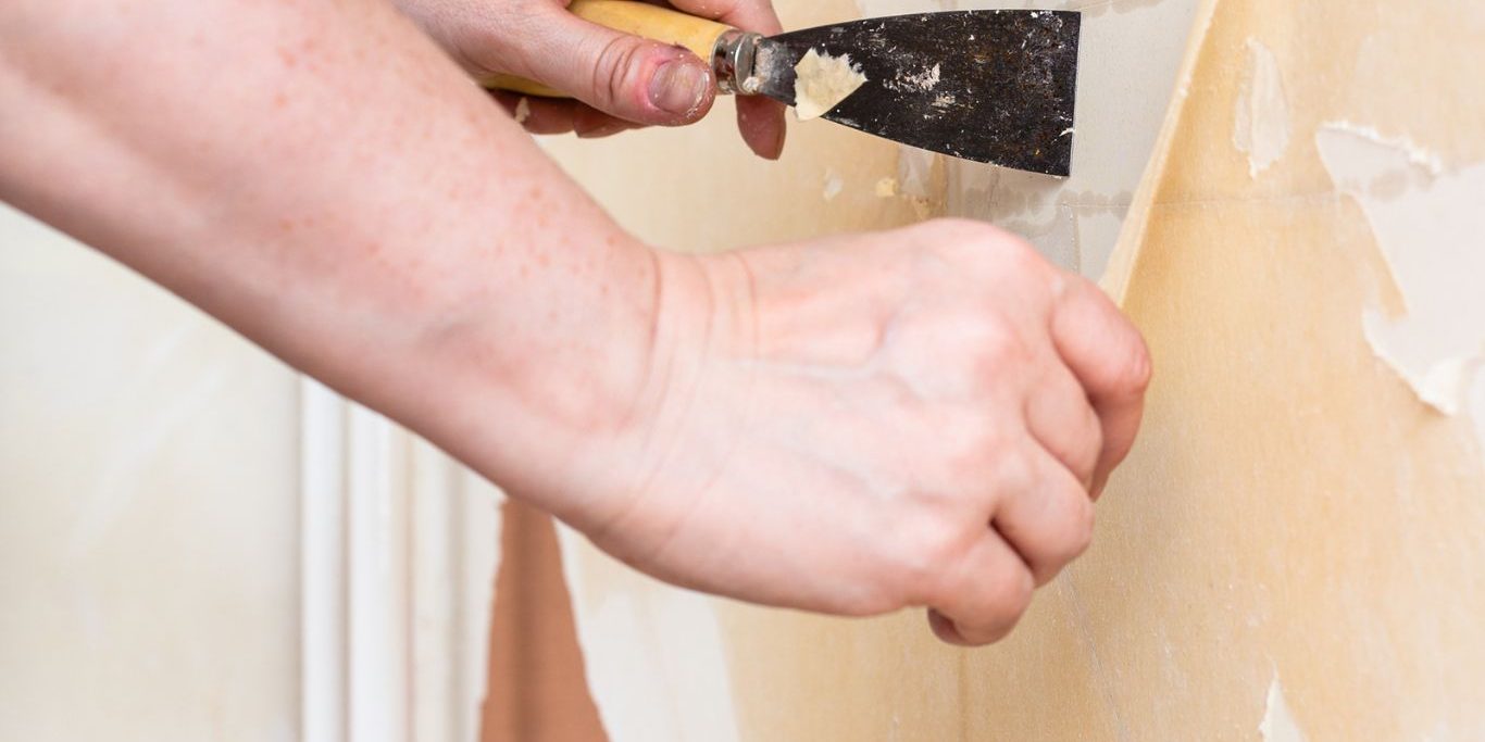 The Best Tools and Techniques for Effective Wallpaper Removal