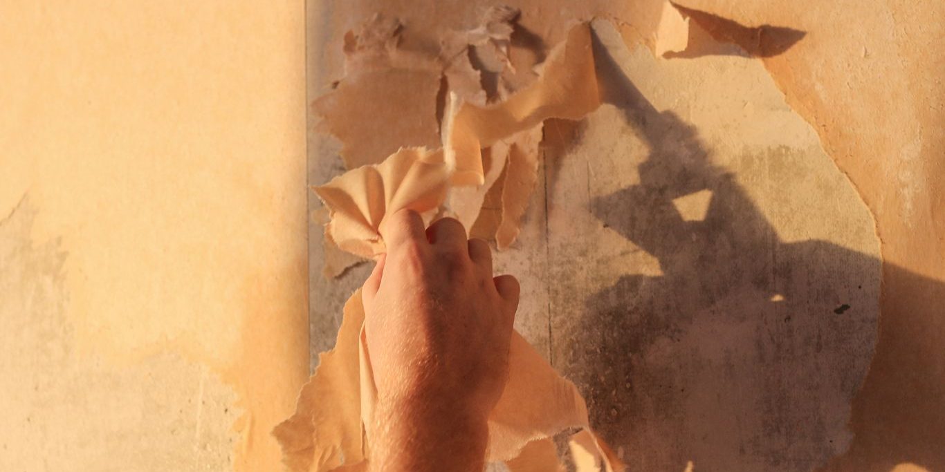 Top 5 Mistakes Homeowners Make When Removing Wallpaper Top 5 Mistakes Homeowners Make When Removing Wallpaper