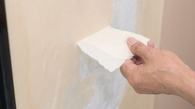 Why Do Homeowners Prefer Professional Wallpaper Removal Over DIY Methods Why Do Homeowners Prefer Professional Wallpaper Removal Over DIY Methods